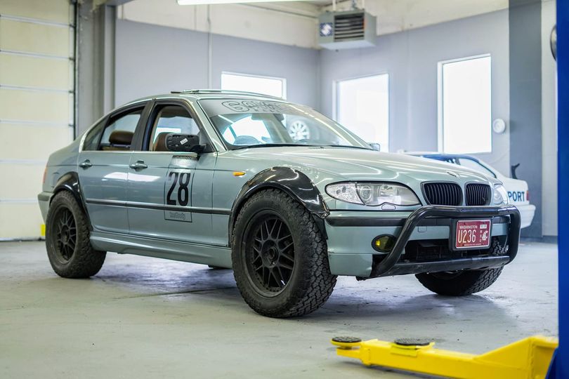 BMW.jpg.5d3bb2c002303ad9265f1cd53f731209.jpg